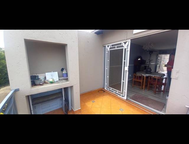 3 BEDROOM TOWNHOUSE FOR SALE IN SOUTH CREST